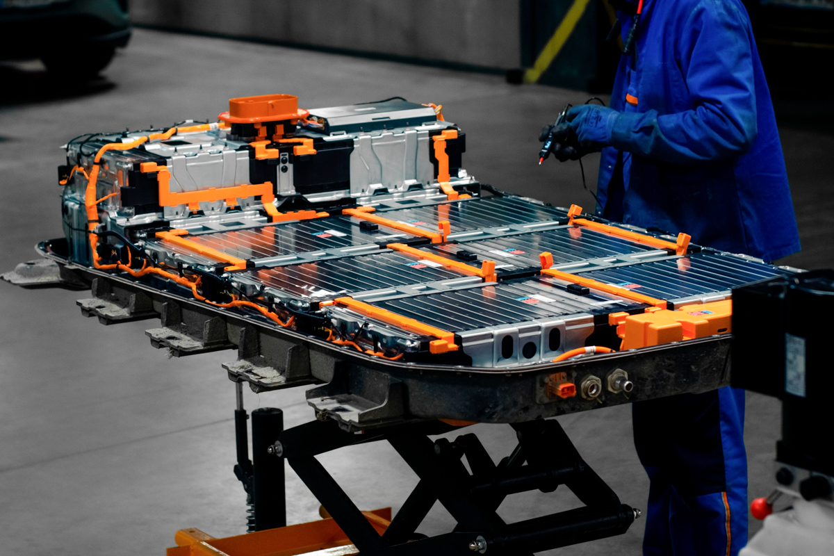 How nickel powers electric vehicles: from battery chemistry to global supply