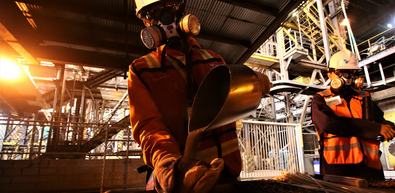 shutterstock_2004144641 Philippine Mining Industry Braces for Volatility in Nickel and Copper Amid Iran Crisis, Gold Seen as Investor Haven