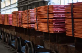 shutterstock_2172066701 Copper Gains 12% in First Half 2025 as Trump Tariffs Create Global Supply Chain Disruptions