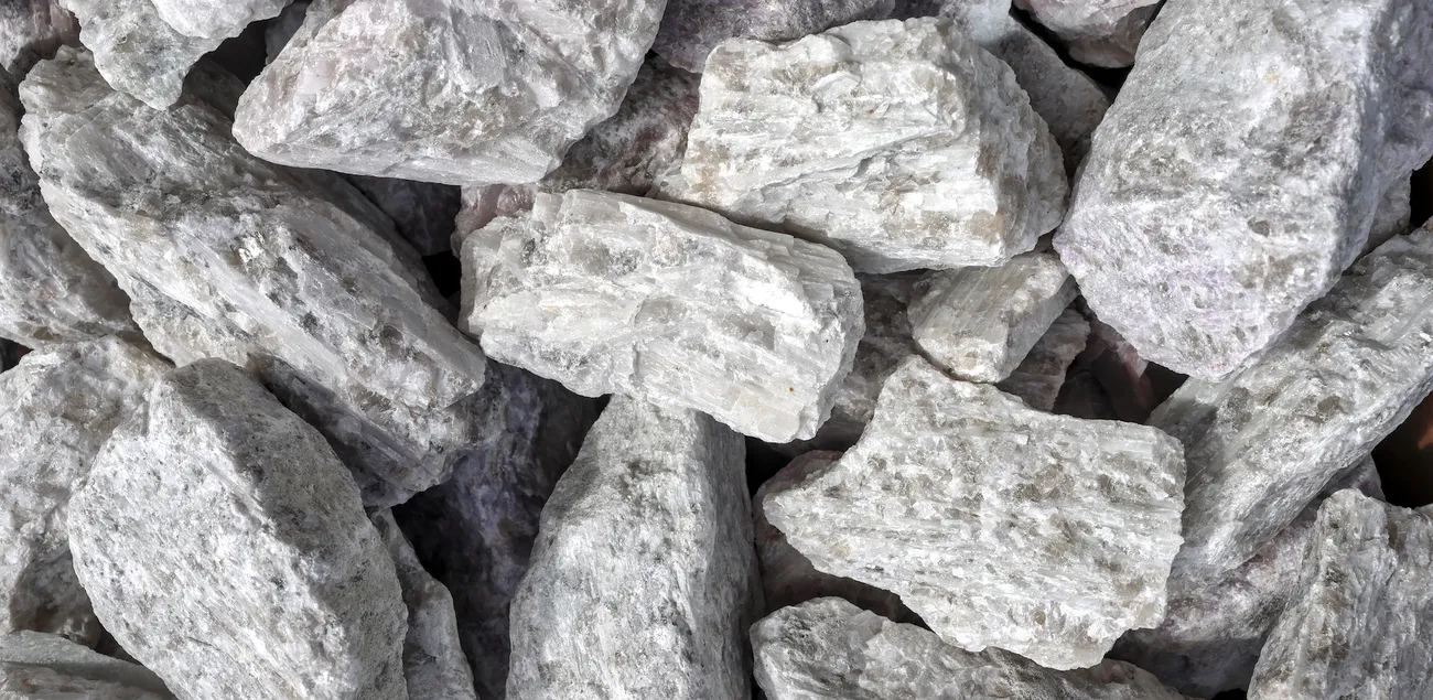 shutterstock_2513115561 Zimbabwe Spodumene Exports Jump 30 % Despite Weak Lithium Prices