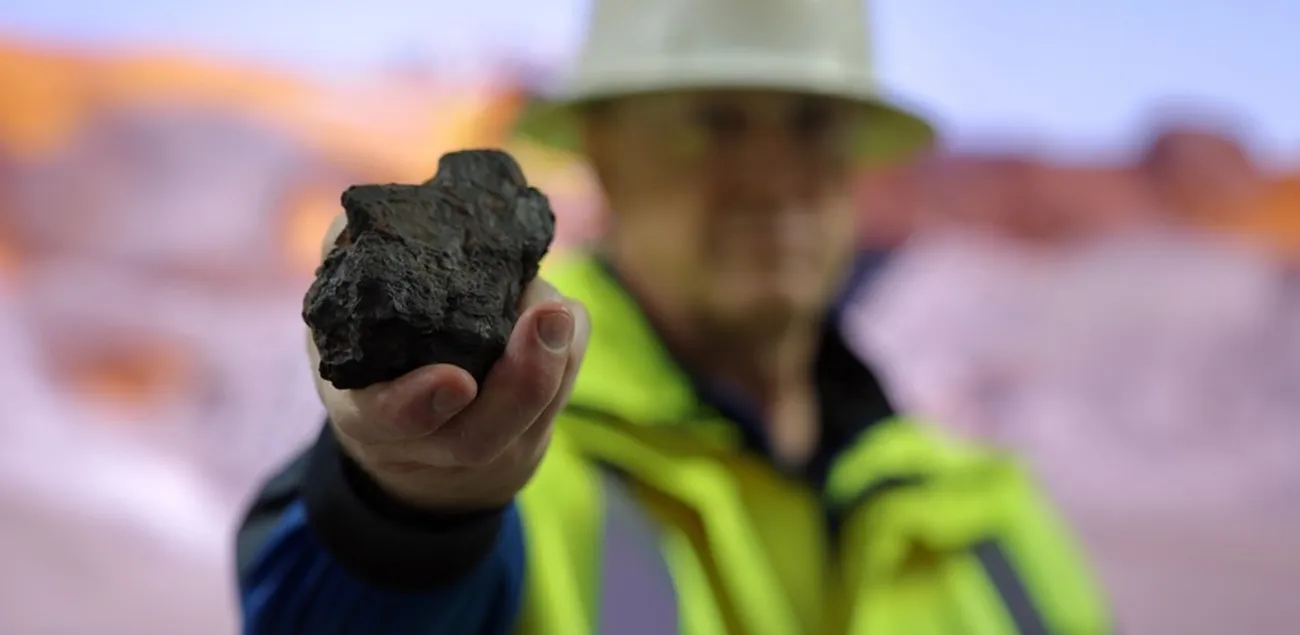 shutterstock_asset-generation-55170e03-7698-44a1-b392-673162865a52-1_измен U.S. Department of Interior proposes adding copper and silver to 2025 critical minerals list; two materials dropped